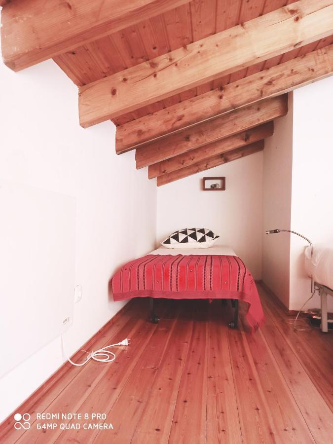 Homestay Attic Private Bedroom อัลเจซูร์ ภายนอก รูปภาพ