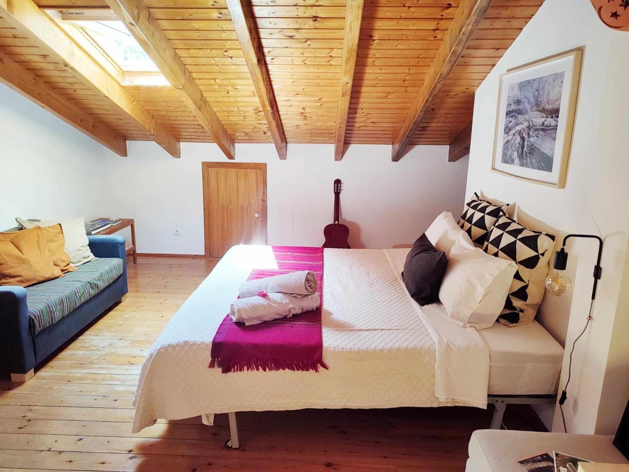 Homestay Attic Private Bedroom อัลเจซูร์ ภายนอก รูปภาพ